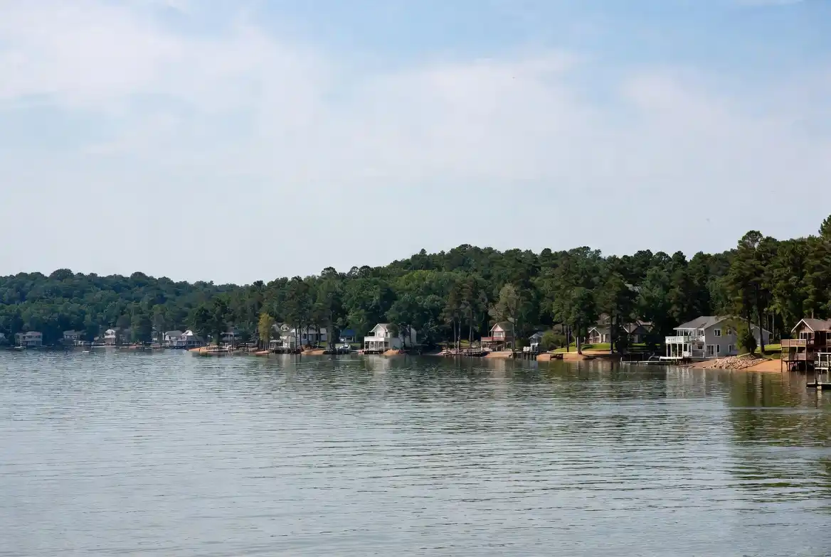 Captain Shane Ellis on Lake Guntersville